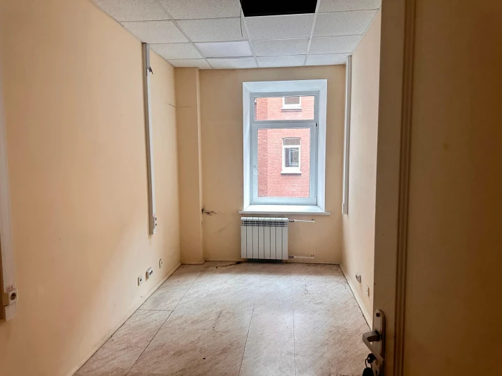 Нежилое помещение 438,3 кв.м. на Петроградской набережной